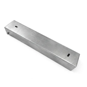 C-profiel connector beugel voor muursokkel 300x55 verzinkt